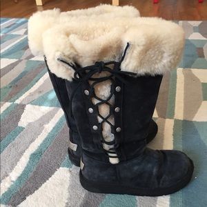 Like-new sz 6 Black UGG boots